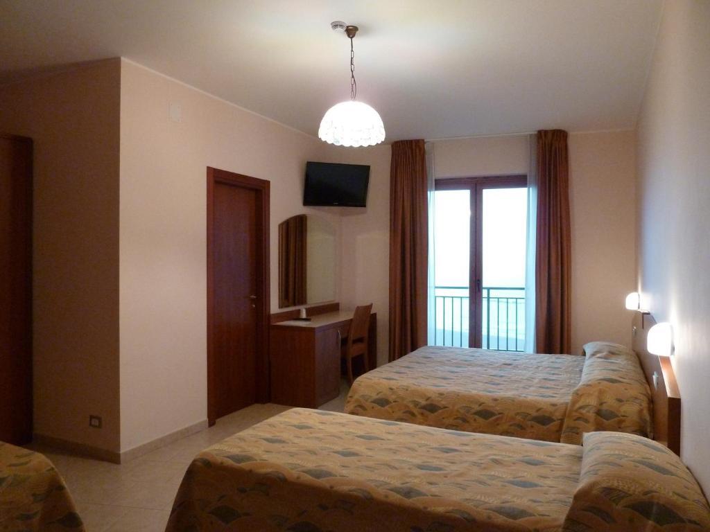 Hotel Meridiano Termoli Zimmer foto